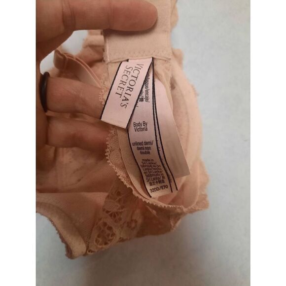 Victoria's Secret size 32DD Body by Victoria Lined Demi Bra Pink Lace - Picture 3 of 3
